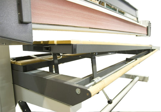 Fold out table for long belt sander